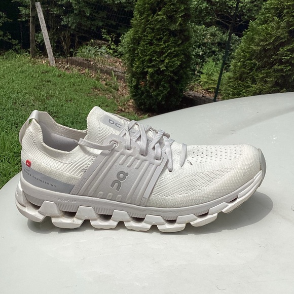 On Running Shoes - On Running Cloudswift 3 Shoes Size 9